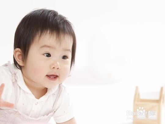 宝宝在练习爬行的时候,需要注意什么?