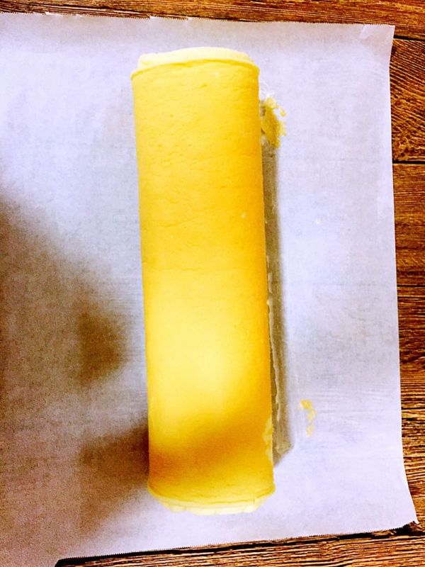 奶油菠萝蛋糕卷