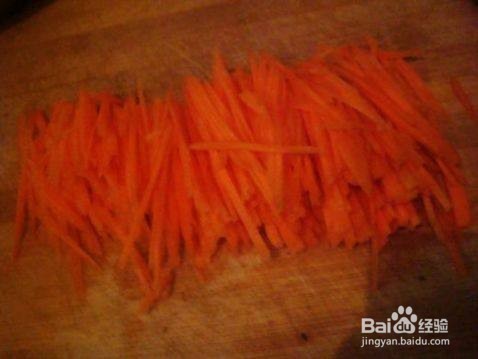 胡萝卜丝炒肉的做法