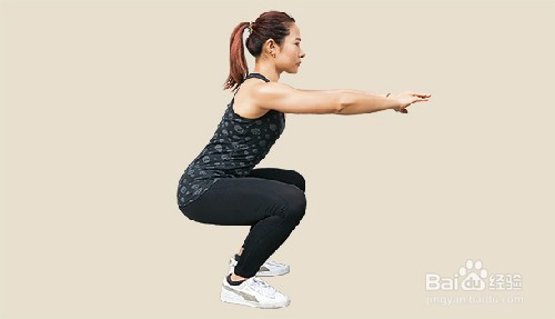 居家健身之没有器材怎么进行深蹲训练