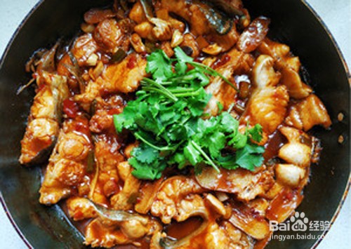 如何制作酱汁焖鱼