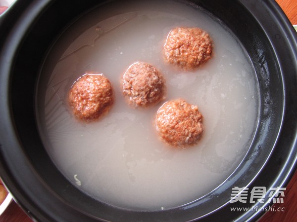 骨汤丸子鲜虾煲