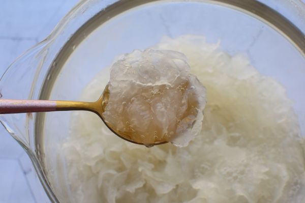 木瓜牛奶银耳羹