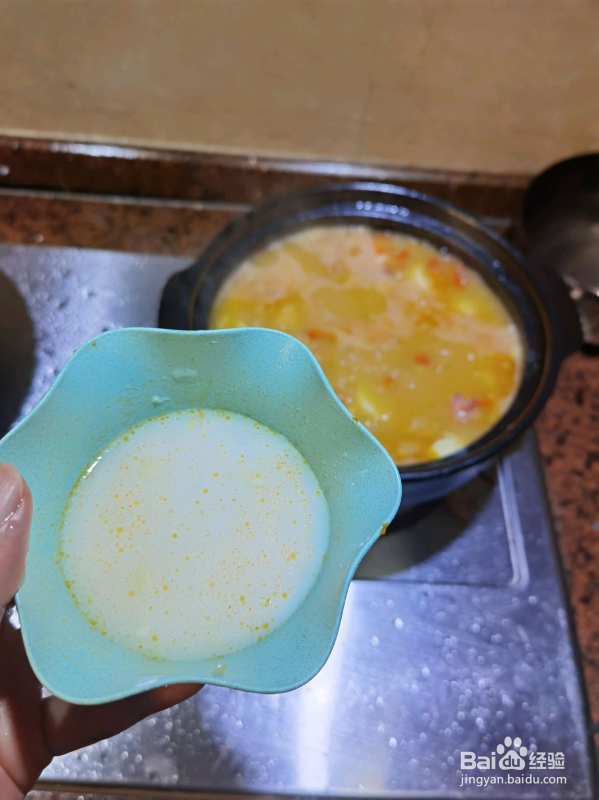 蟹黄豆腐煲的做法