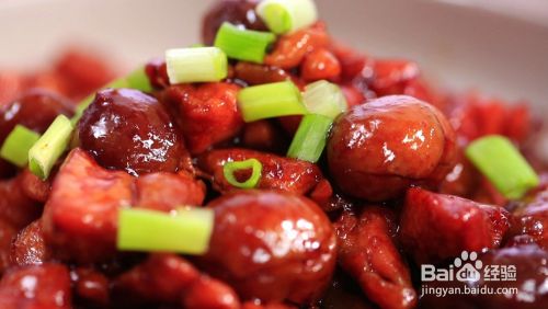 春节家宴必备的板栗烧鸡，汁浓栗香超简单！