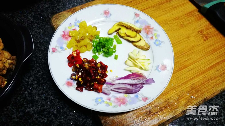 黄焖鸡的家常做法