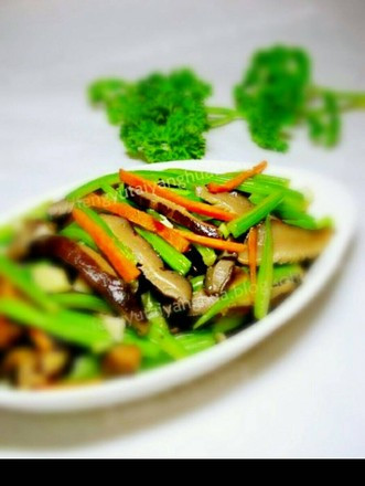 芹菜香菇肉片