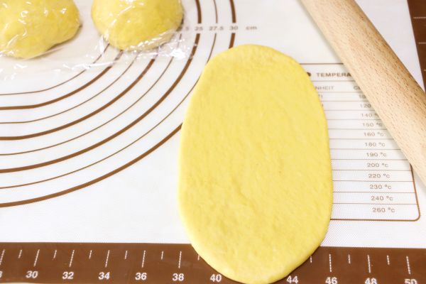 南瓜肉松芝麻包