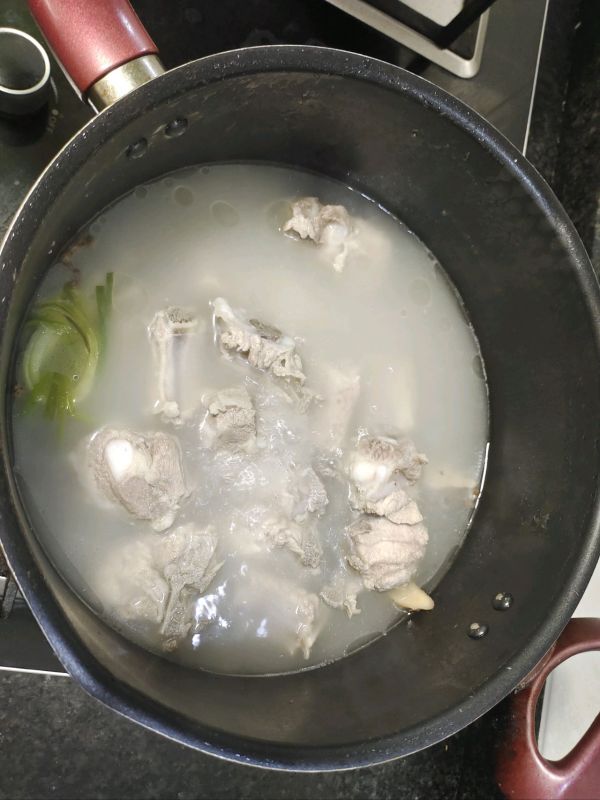 番茄玉米排骨汤