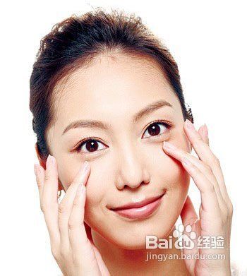 冬天润眼巧方法：喝茶加茶渣敷眼双管齐下