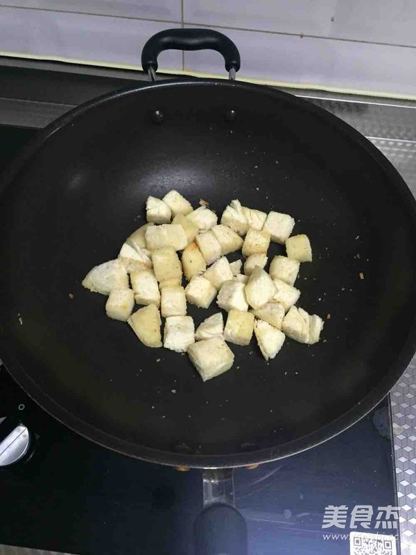 香辣孜然炒馒头粒