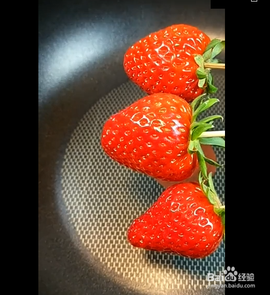 水晶草莓糖葫芦的制作方法