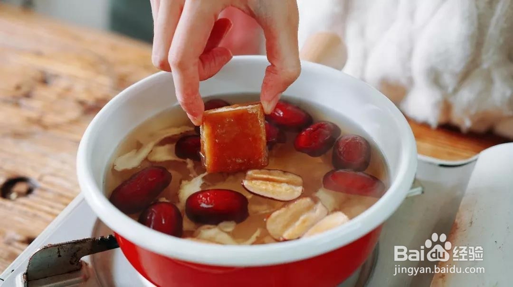 小仙女们都爱喝的红糖水红枣桂圆当归在加个鸡蛋