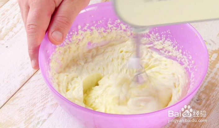 怎么制作奶油肉桂卷三明治