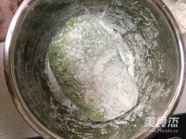 油泼菠菜面的做法