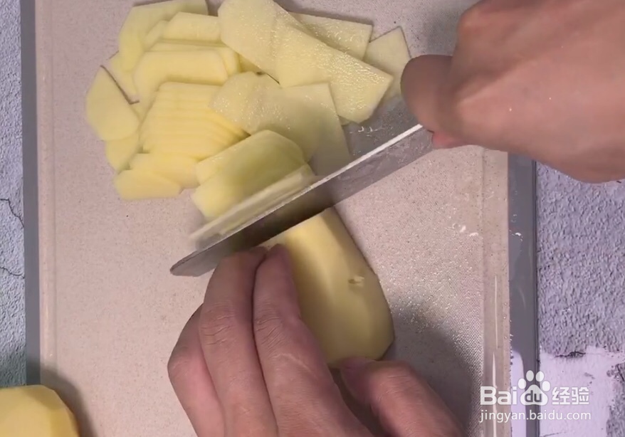 如何制作美味好吃的土豆炒肉片？