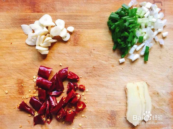 教你做红烧香辣肥肠面