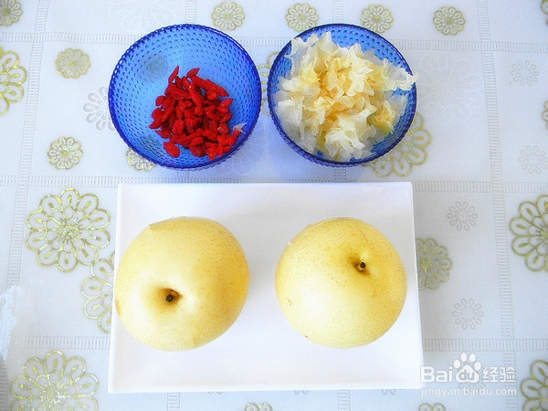 雪梨银耳盅的做法