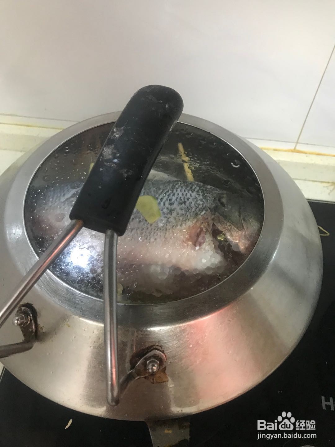 清蒸鲈鱼怎么做才不腥又好吃。