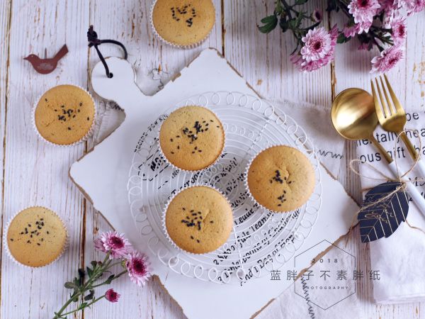 枣泥海绵纸杯蛋糕