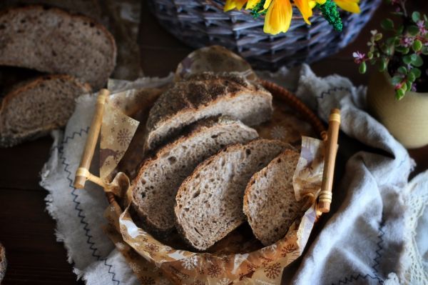 一次性发酵亚麻籽黑麦面包