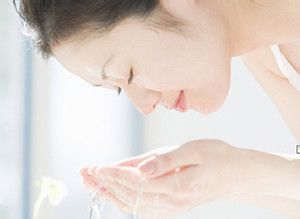 用牛奶怎么洗脸?