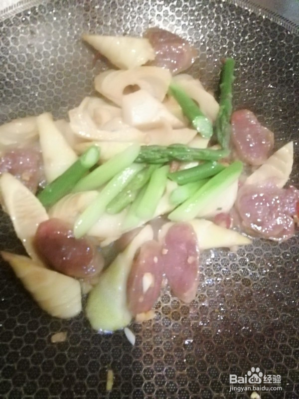 春笋炒腊肠怎么做？