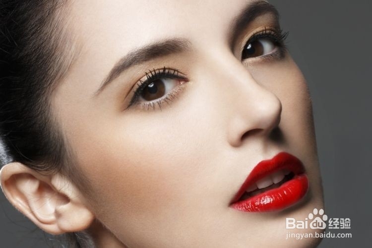 眼袋怎样去除好