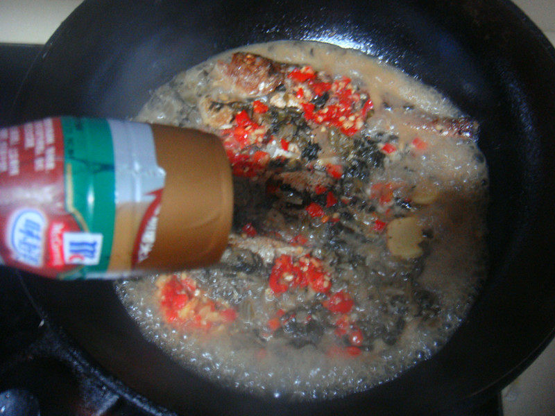 酸菜剁椒小黄鱼的做法，妈妈们快收！