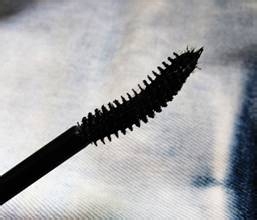 活色生香梳子开班 简单“妆”美腻三亚