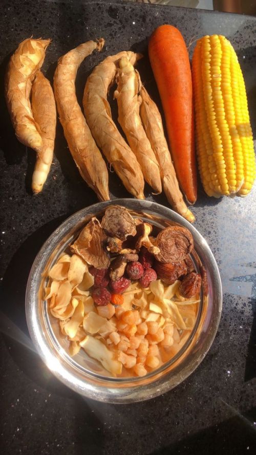 凌薯红萝卜猪骨汤