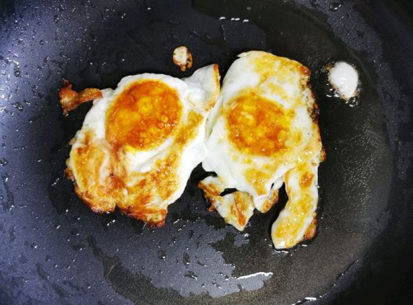 红椒丝瓜炒荷包蛋