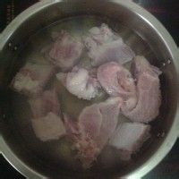 家常菜:红枣平菇排骨汤