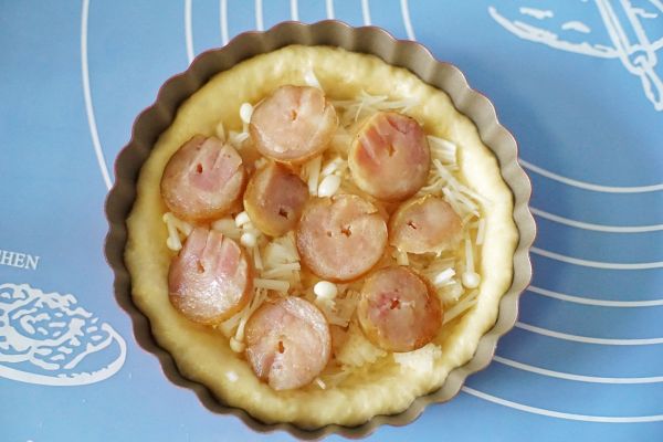 鱿鱼热狗肠披萨