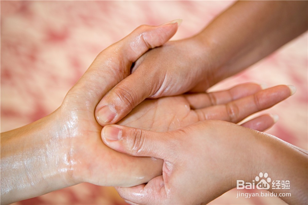 椰子油按摩护肤当精油应该如何使用