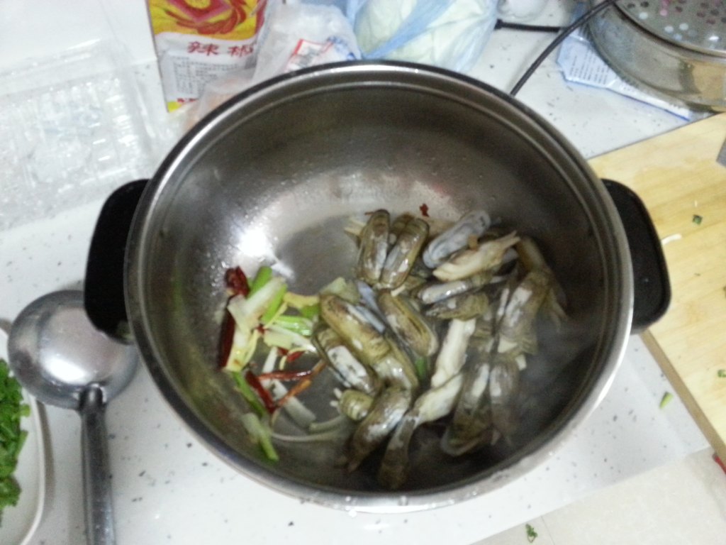 教你做辣炒小人仙，真是难得的美味