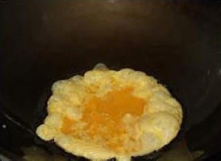 怎么做一道美味的西红柿鸡蛋面？