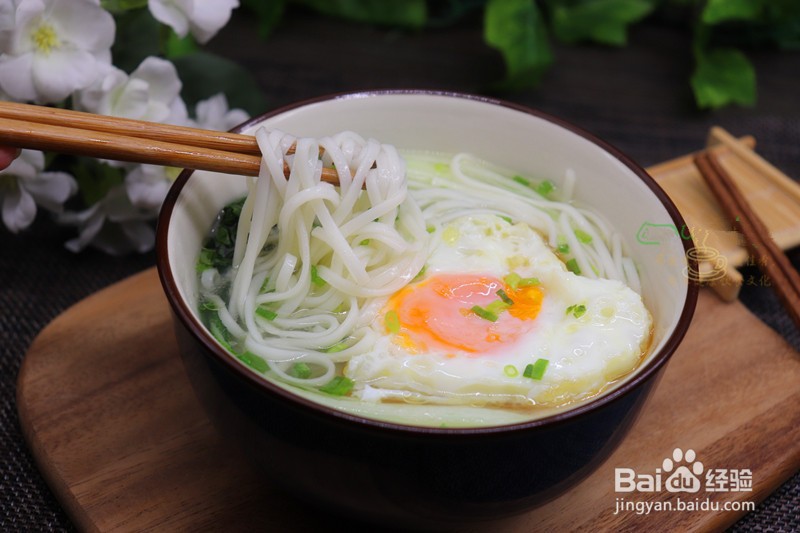 早餐爱心鸡蛋面的做法，鸡蛋面这么做才好吃