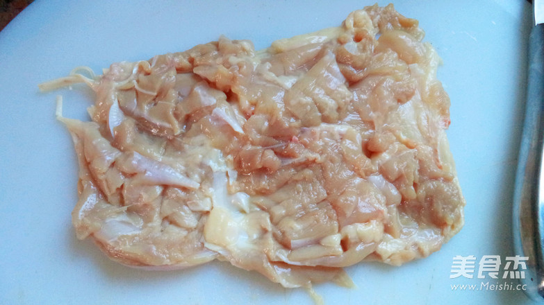 酸辣鸡丁的做法