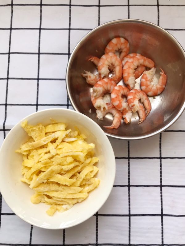 青瓜蛋皮虾仁卷饼