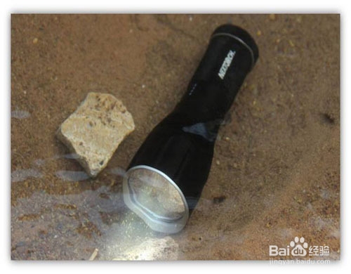 纳丽德圣火1超强远射直充手电使用心得