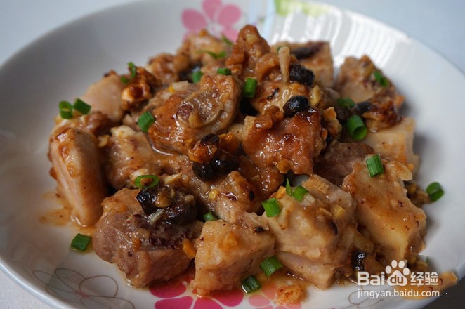 如何在家就能做一份香芋蒸排骨呢?