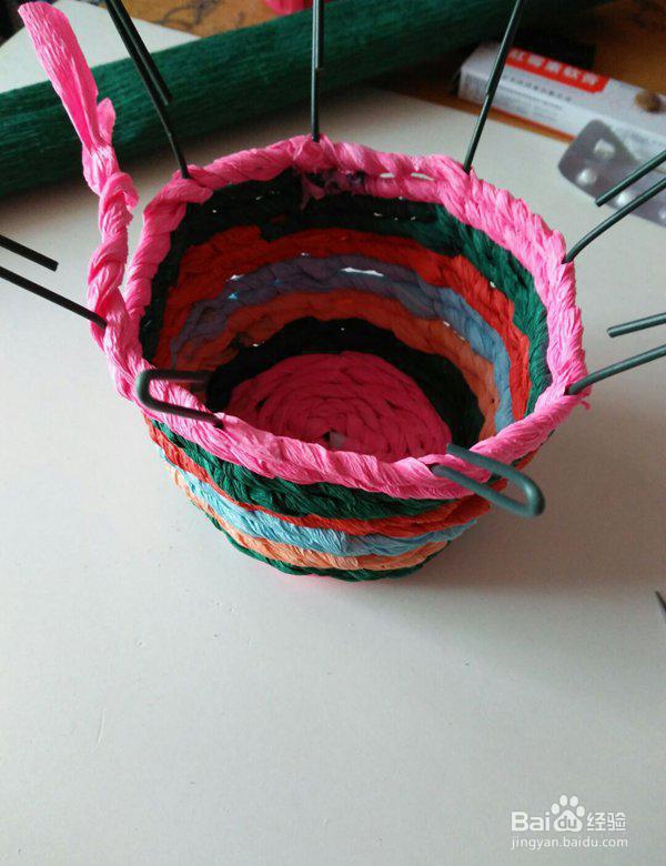 皱纹纸diy彩色手工笔筒