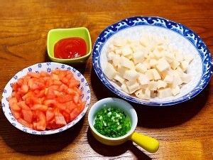 茄汁藕丁的做法