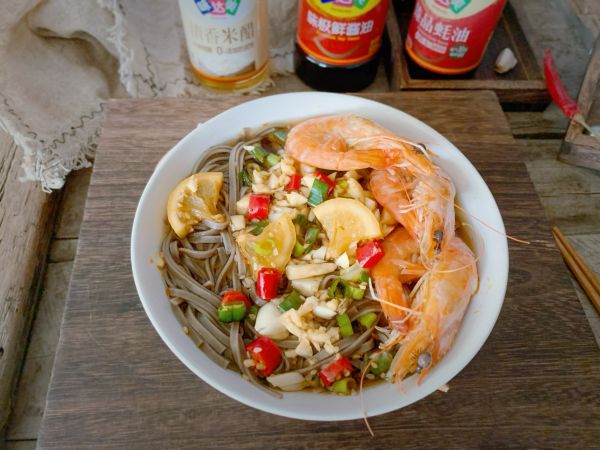 低脂捞汁海鲜荞麦面