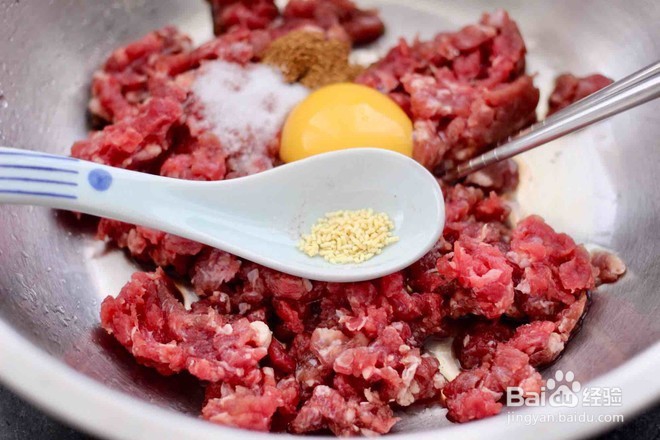 蒜黄肉饺子馅儿怎么调