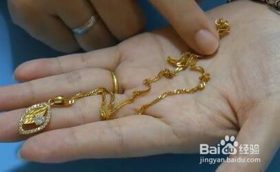 佩戴黄金项链有哪些注意事项