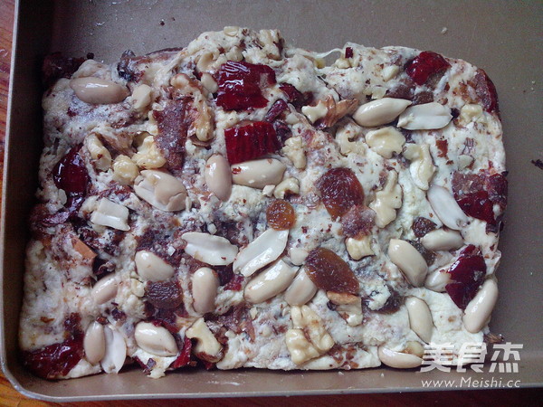 杂锦牛轧糖的做法