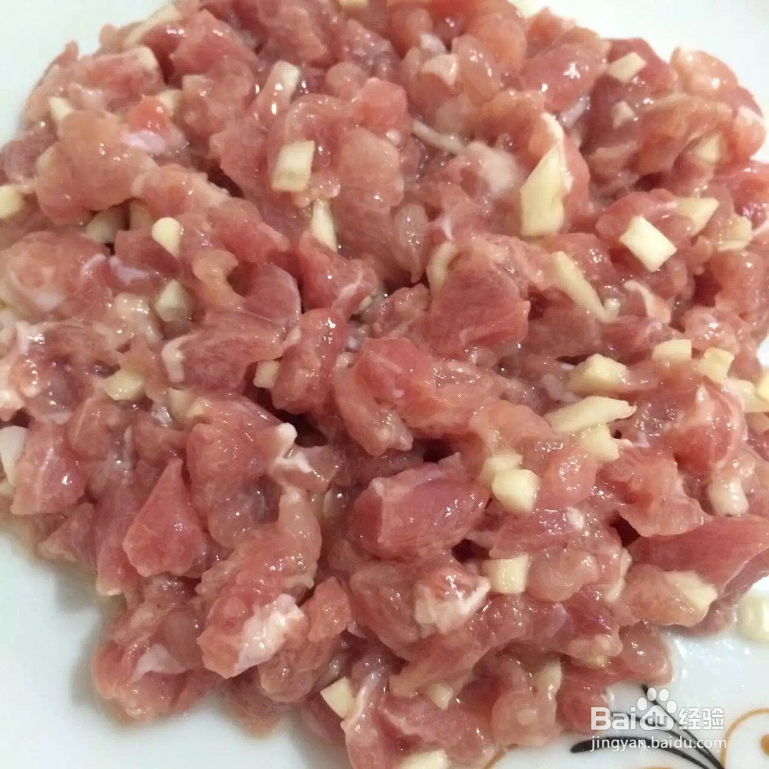 玉米红萝卜炒丁的做法