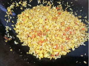 比王刚做的还好吃的黄金蛋炒饭粒粒分明颗颗饱满
